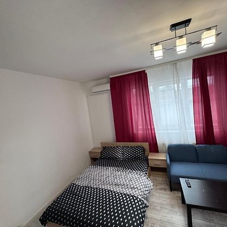 Cozy Studio 10 Min Away From Th Center Of The City Бухарест Экстерьер фото